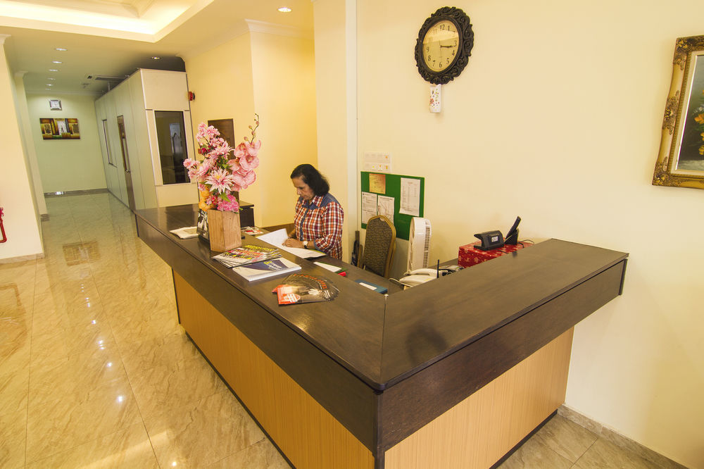 Oyo 327 Buddys Hotel Kuala Lumpur Exterior foto